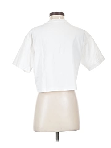 Uniqlo Short Sleeve T-Shirt (view 2)