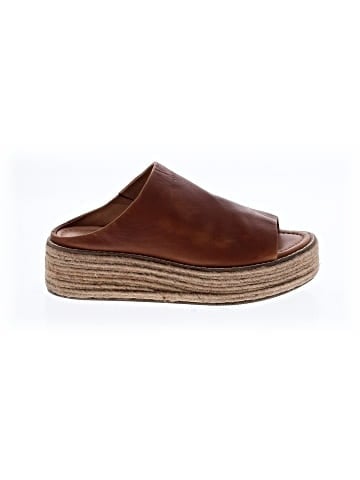 Diba Wedges (view 1)