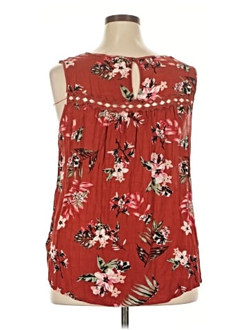 Maurices Sleeveless T-Shirt (view 2)