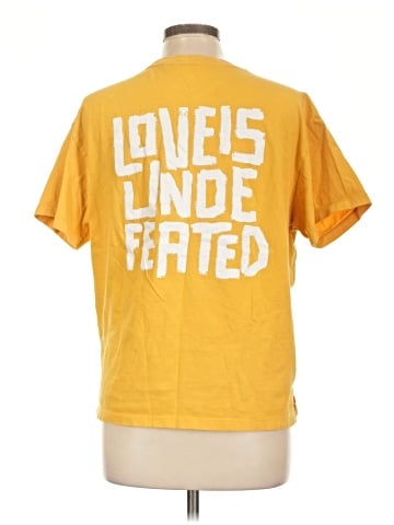 Uniqlo Short Sleeve T-Shirt (view 2)