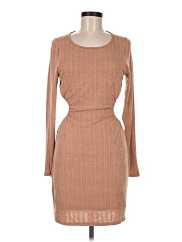 Le Lis Casual Dress (view 1)