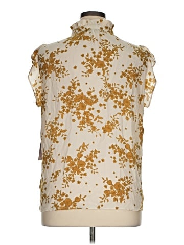 Sweet Rain Sleeveless Blouse (view 2)