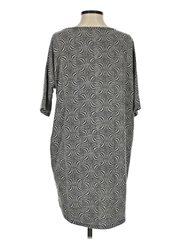 Lularoe Kimono (view 2)