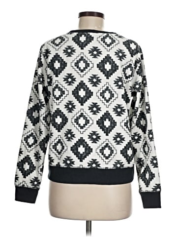 American Eagle Outfitters Pullover Sweater (view 2)