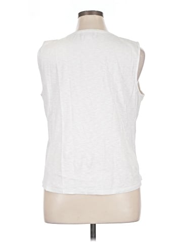Liz Claiborne Sleeveless Button-Down Shirt (view 2)