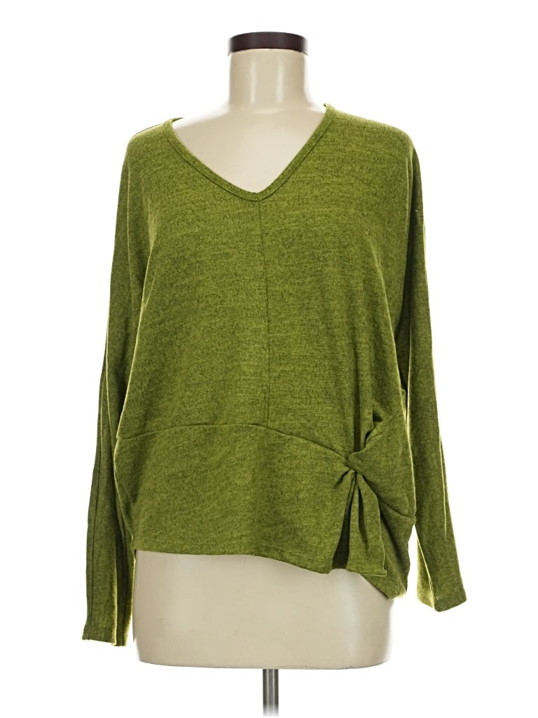 Pre-owned Dg^2 By Diane Gilman Long Sleeve Top Green V-neck Tops