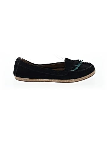 Ugg Flats (view 1)