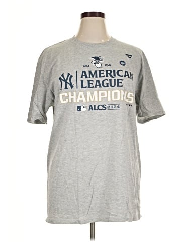 Fanatics Short Sleeve T-Shirt (view 1)