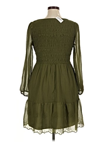 Old Navy Casual Dress (view 2)