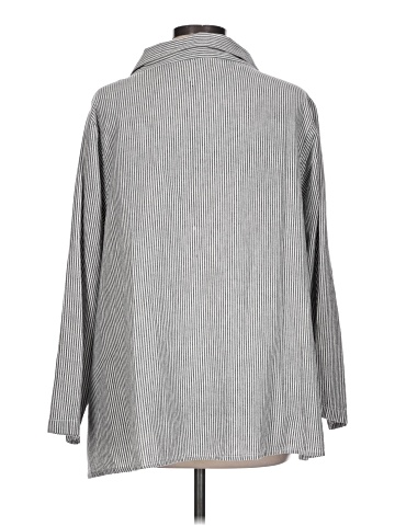 Tulip 3/4 Sleeve Button-Down Shirt (view 2)