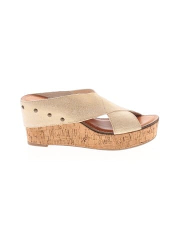 Crown Vintage Wedges (view 1)