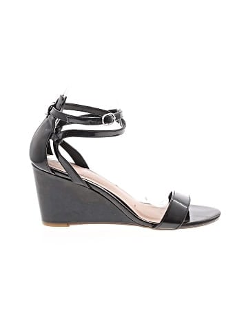 Kelly & Katie Wedges (view 1)