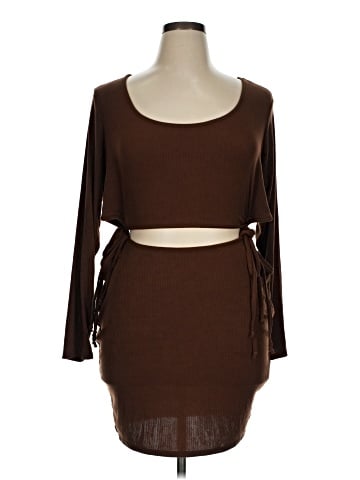 Discreet Casual Dress (view 1)