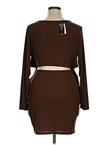 Discreet Casual Dress (view 2)