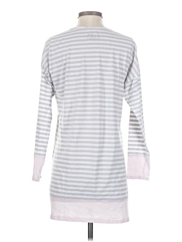 Victoria's Secret 3/4 Sleeve T-Shirt (view 2)