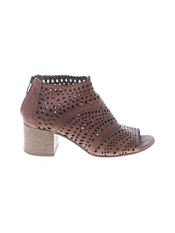 Sundance Sandals (view 1)