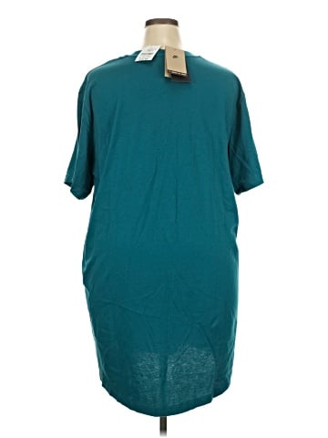 Nike Short Sleeve T-Shirt (view 2)