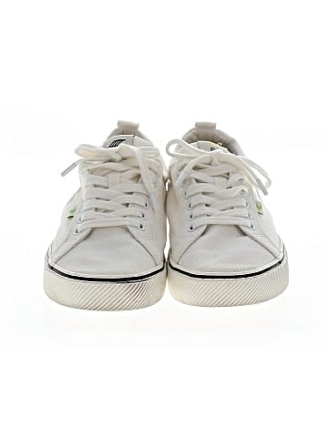 Cariuma Sneakers (view 2)