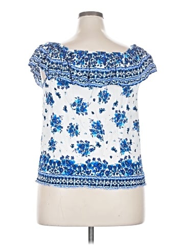 Unique Spectrum Sleeveless Blouse (view 2)