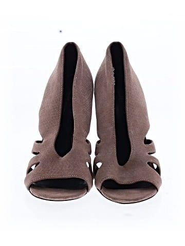 Elizabeth and James Wedges (view 2)