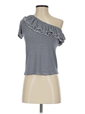 Romeo & Juliet Couture Short Sleeve Top (view 1)