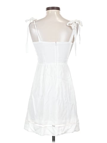 Urban Outfitters Casual Dress (view 2)