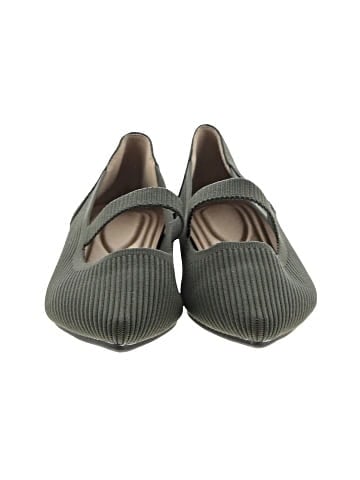 Unbranded Flats (view 2)
