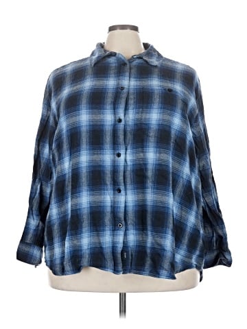Lee 3/4 Sleeve Button-Down Shirt (view 1)