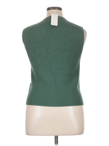 Uniqlo Sleeveless T-Shirt (view 2)