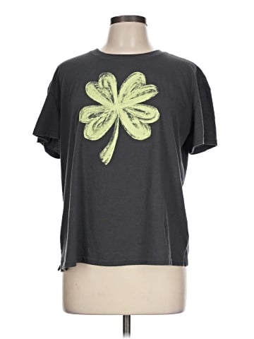 Maurices Short Sleeve T-Shirt (view 1)