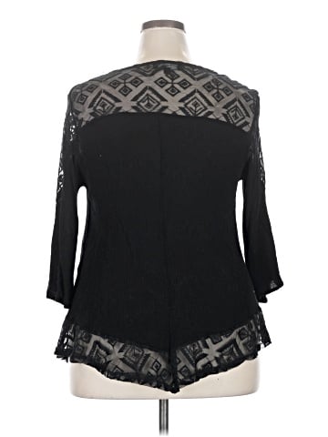 Naif 3/4 Sleeve Blouse (view 2)