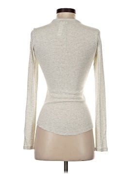 Lululemon Athletica Long Sleeve T-Shirt (view 2)