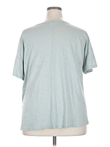 Maurices Short Sleeve T-Shirt (view 2)