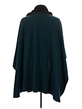 Le Moda Poncho (view 2)