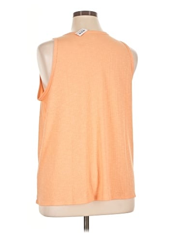 Old Navy Sleeveless T-Shirt (view 2)