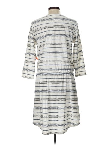 Old Navy Casual Dress (view 2)