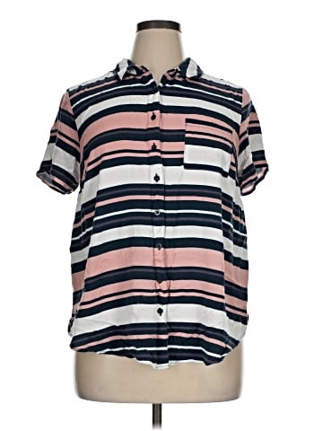 Torrid Short Sleeve Button-Down Shirt (view 1)