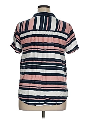 Torrid Short Sleeve Button-Down Shirt (view 2)