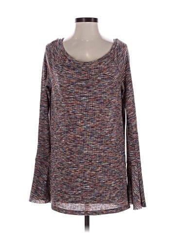 Akemi + Kin Long Sleeve T-Shirt (view 1)