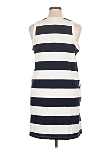 Old Navy Casual Dress (view 2)