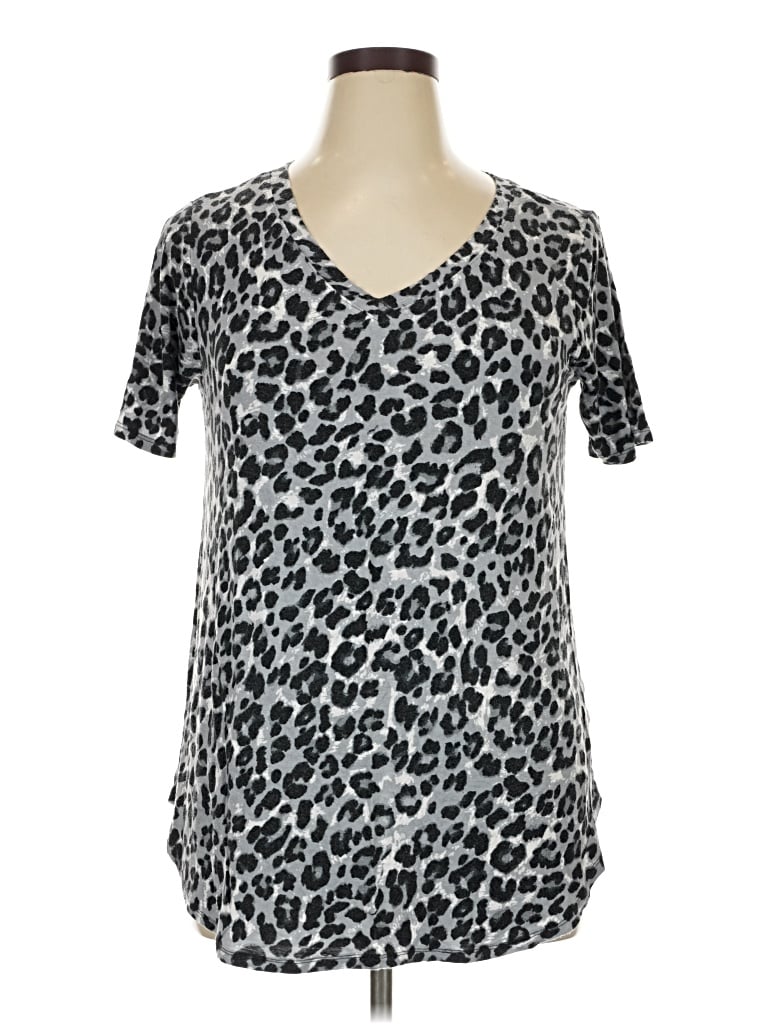 Pre-owned Zenana Short Sleeve T-shirt In Silver