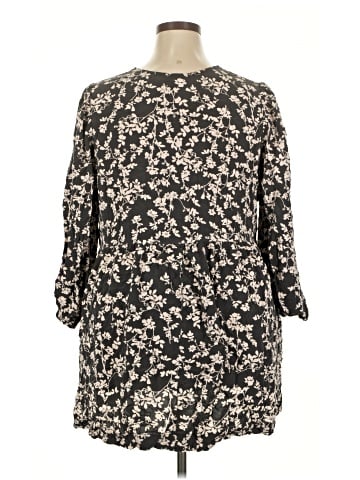 Old Navy 3/4 Sleeve T-Shirt (view 2)