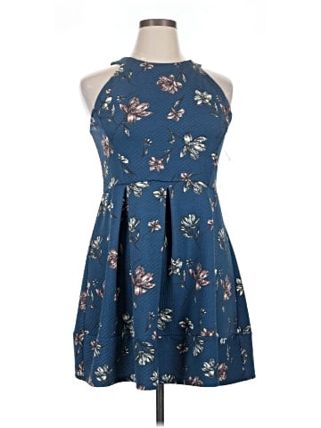 Xhilaration Casual Dress (view 1)