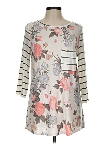 Lovely Melody 3/4 Sleeve Top (view 1)