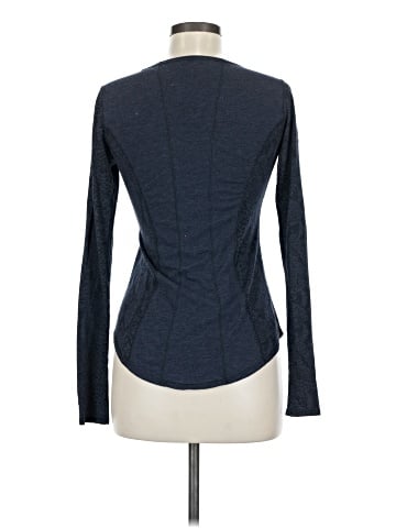 Lululemon Athletica Long Sleeve T-Shirt (view 2)