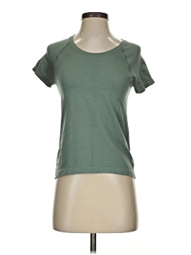 Lululemon Athletica Short Sleeve T-Shirt (view 1)