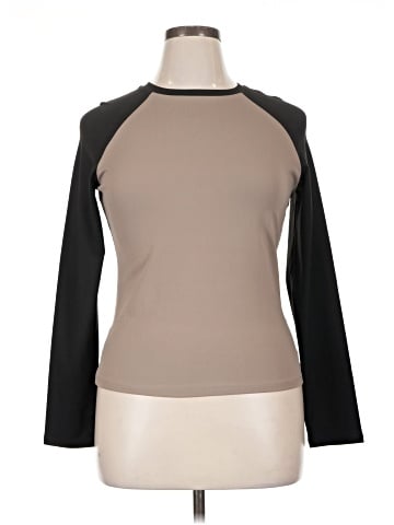 Trendy Queen Long Sleeve T-Shirt (view 1)