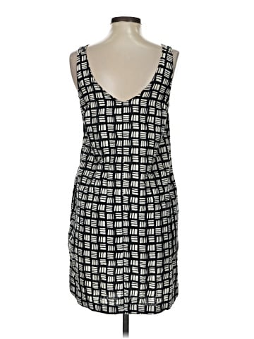 Old Navy Casual Dress (view 2)