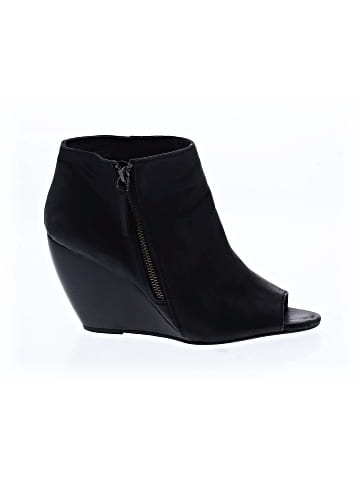 Born In California Wedges (view 1)