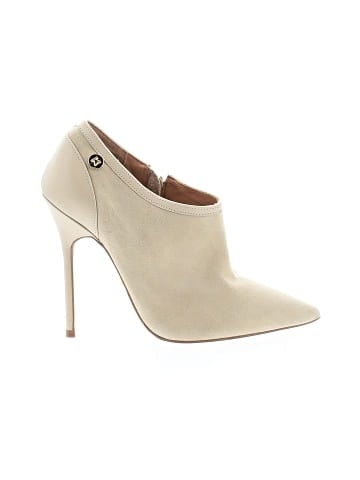 Kazar Heels (view 1)